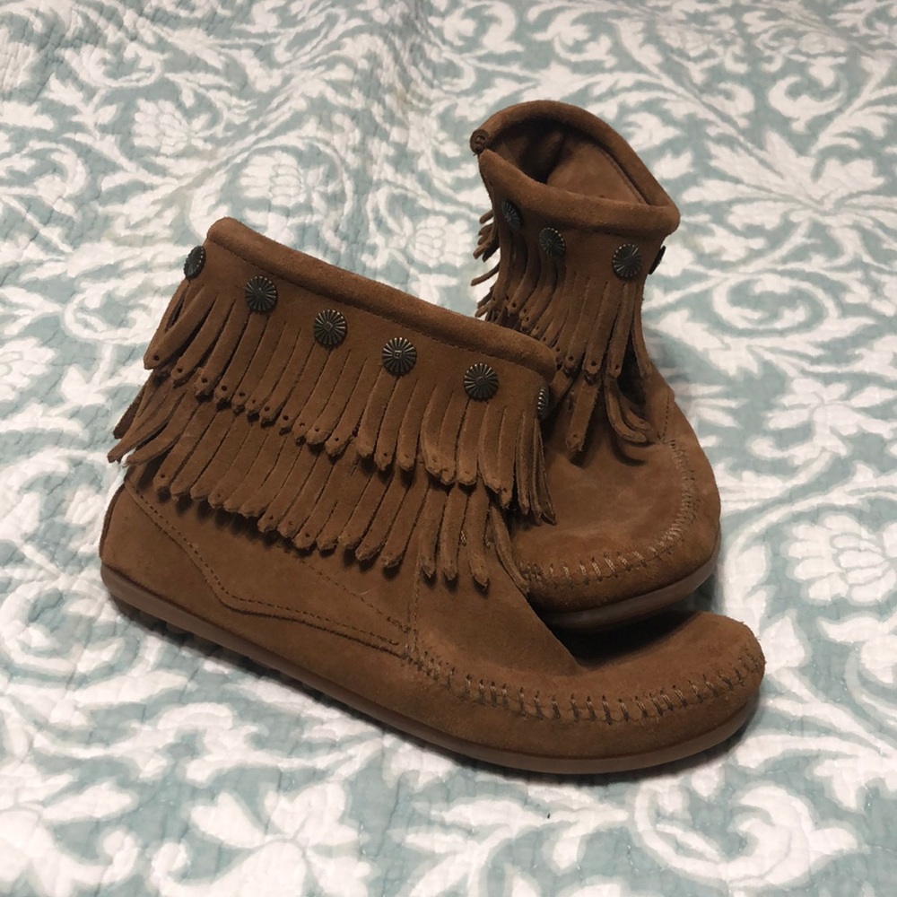 Minnetonka Boots Women’s 7